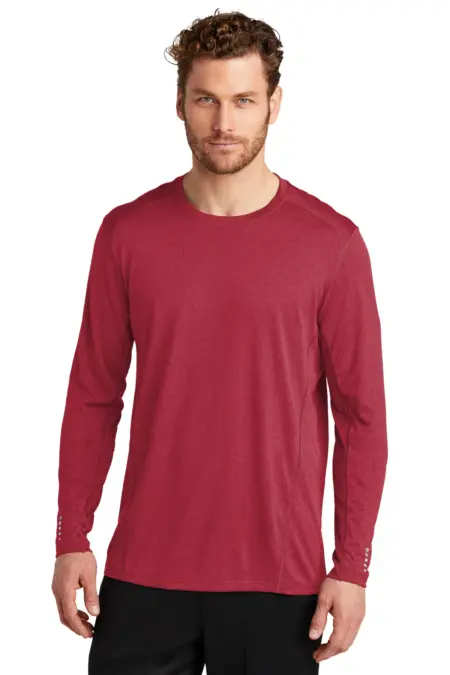 OGIO ®  ENDURANCE Long Sleeve Pulse Crew. OE321